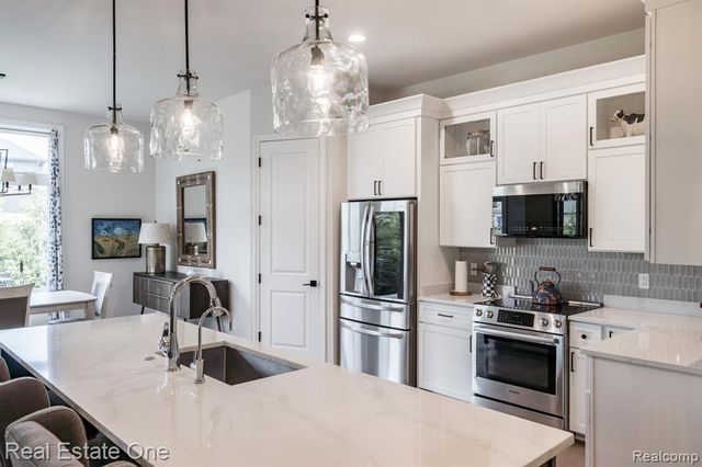 850 Marlayna Drive, Oxford, MI 48371