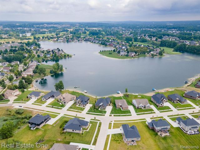 850 Marlayna Drive, Oxford, MI 48371