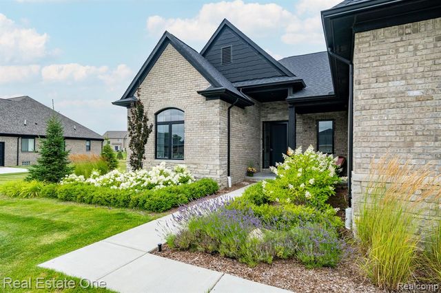 850 Marlayna Drive, Oxford, MI 48371