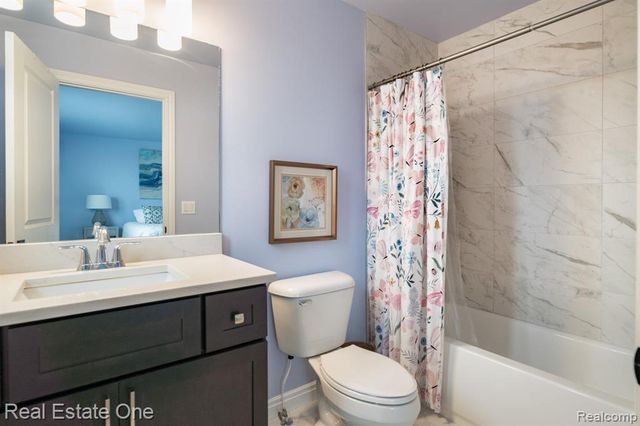 850 Marlayna Drive, Oxford, MI 48371