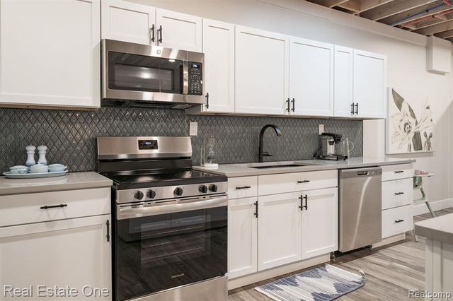 850 Marlayna Drive, Oxford, MI 48371