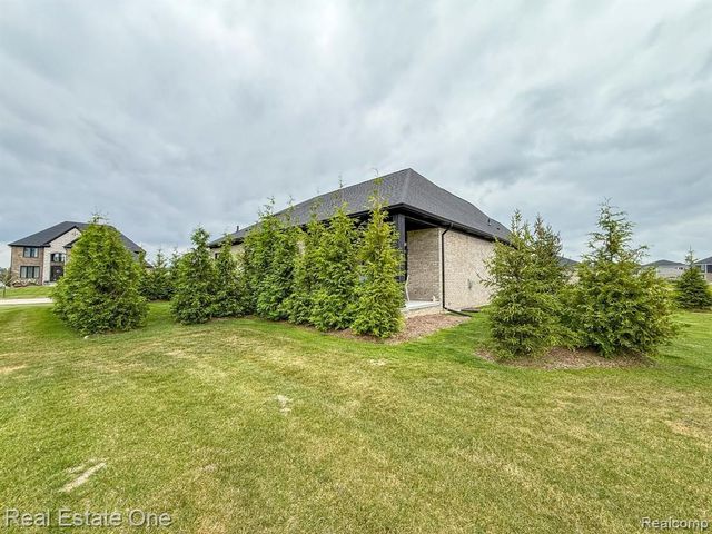 850 Marlayna Drive, Oxford, MI 48371