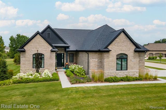 850 Marlayna Drive, Oxford, MI 48371