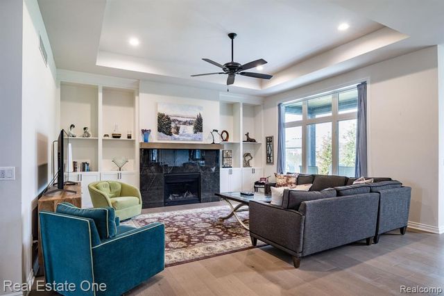 850 Marlayna Drive, Oxford, MI 48371