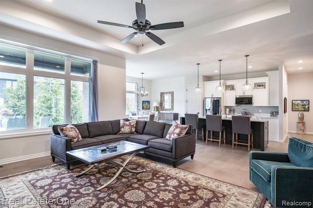 850 Marlayna Drive, Oxford, MI 48371