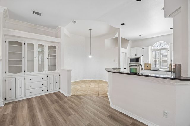 8608 Mill Creek Road, Irving, TX 75063