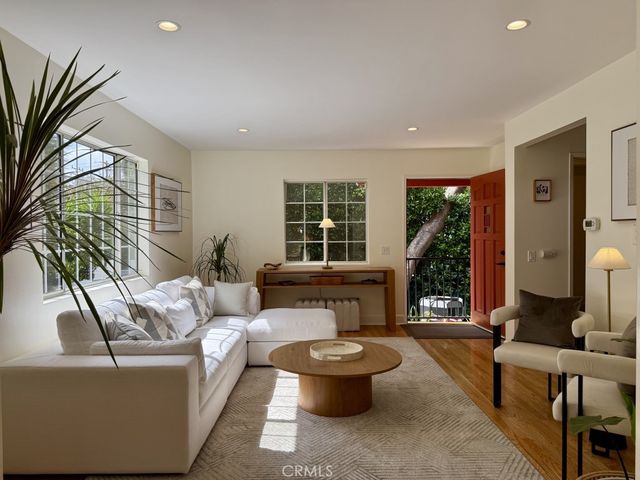 7621 Norton Avenue, West Hollywood, CA 90046