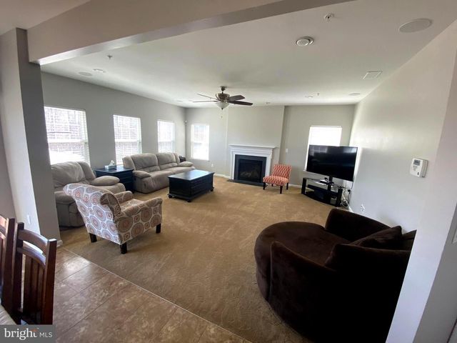 2716 LAKE FOREST DR, Upper Marlboro, MD 20774