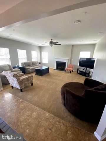 2716 LAKE FOREST DR, Upper Marlboro, MD 20774