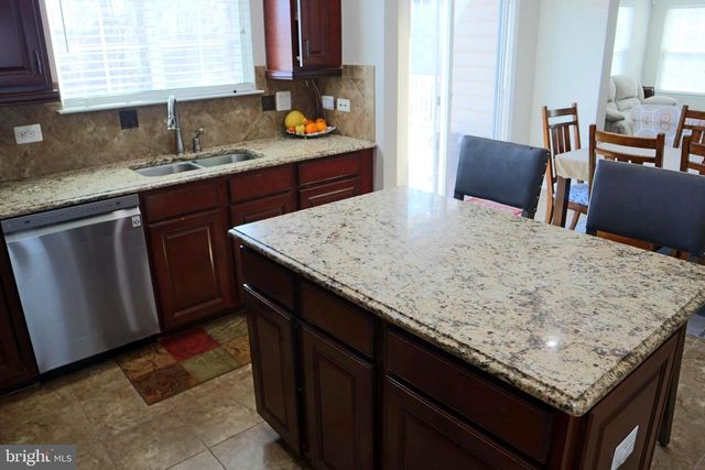 2716 LAKE FOREST DR, Upper Marlboro, MD 20774