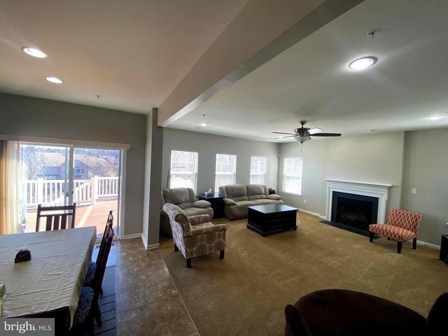 2716 LAKE FOREST DR, Upper Marlboro, MD 20774