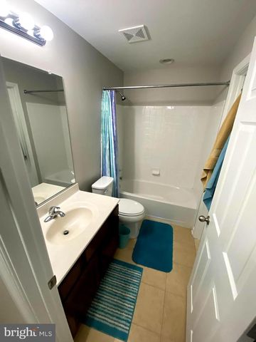 2716 LAKE FOREST DR, Upper Marlboro, MD 20774