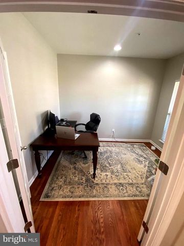 2716 LAKE FOREST DR, Upper Marlboro, MD 20774