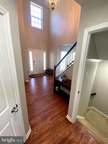 2716 LAKE FOREST DR, Upper Marlboro, MD 20774