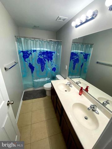 2716 LAKE FOREST DR, Upper Marlboro, MD 20774