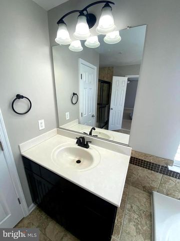 2716 LAKE FOREST DR, Upper Marlboro, MD 20774