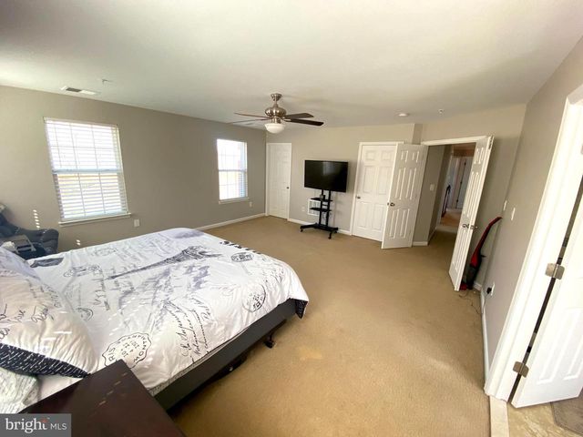 2716 LAKE FOREST DR, Upper Marlboro, MD 20774