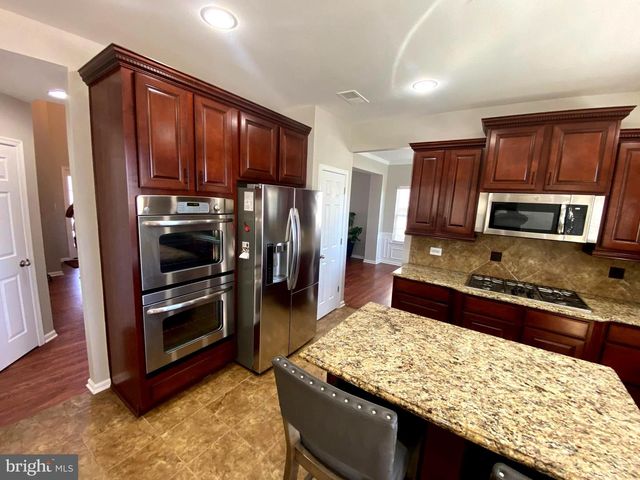 2716 LAKE FOREST DR, Upper Marlboro, MD 20774