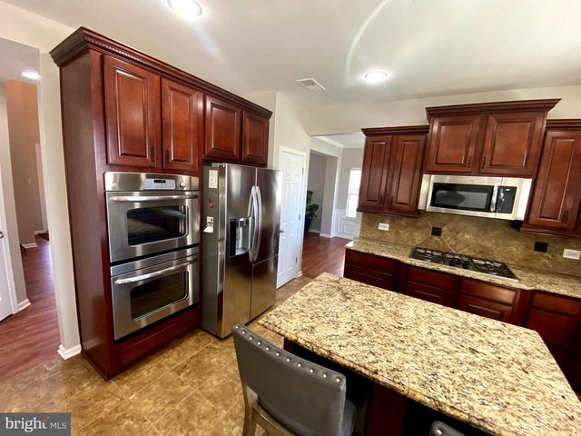 2716 LAKE FOREST DR, Upper Marlboro, MD 20774