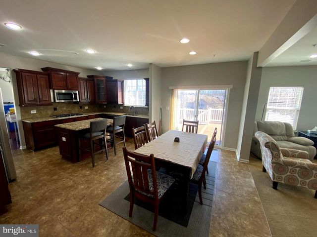 2716 LAKE FOREST DR, Upper Marlboro, MD 20774