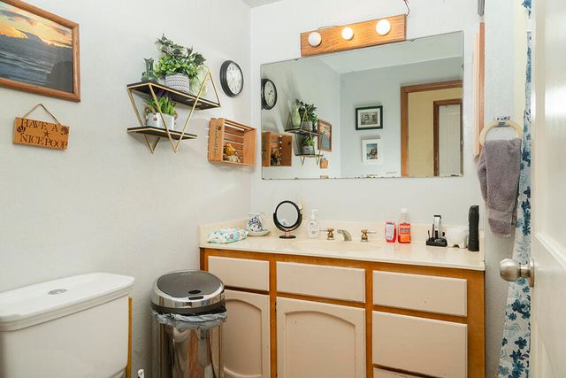 577 Galice Road, Merlin, OR 97532