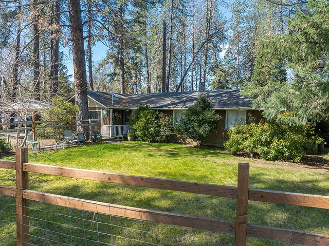 577 Galice Road, Merlin, OR 97532