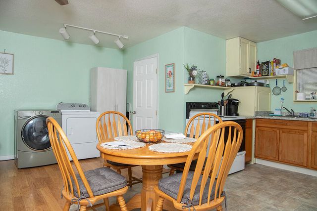 577 Galice Road, Merlin, OR 97532