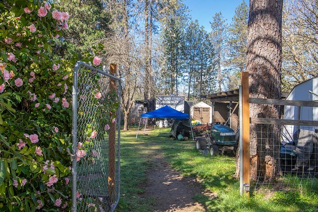 577 Galice Road, Merlin, OR 97532