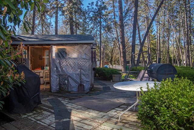 577 Galice Road, Merlin, OR 97532