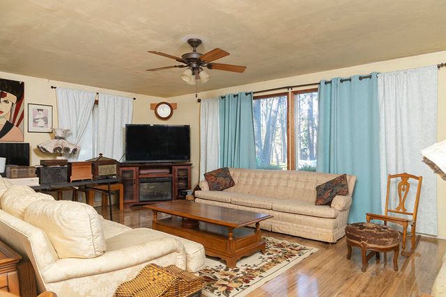 577 Galice Road, Merlin, OR 97532