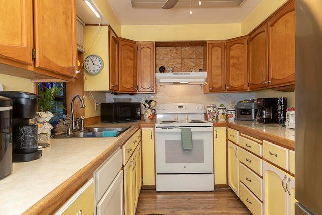 577 Galice Road, Merlin, OR 97532