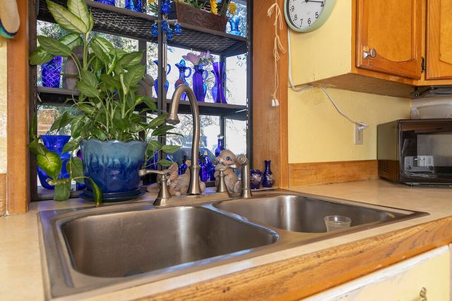 577 Galice Road, Merlin, OR 97532