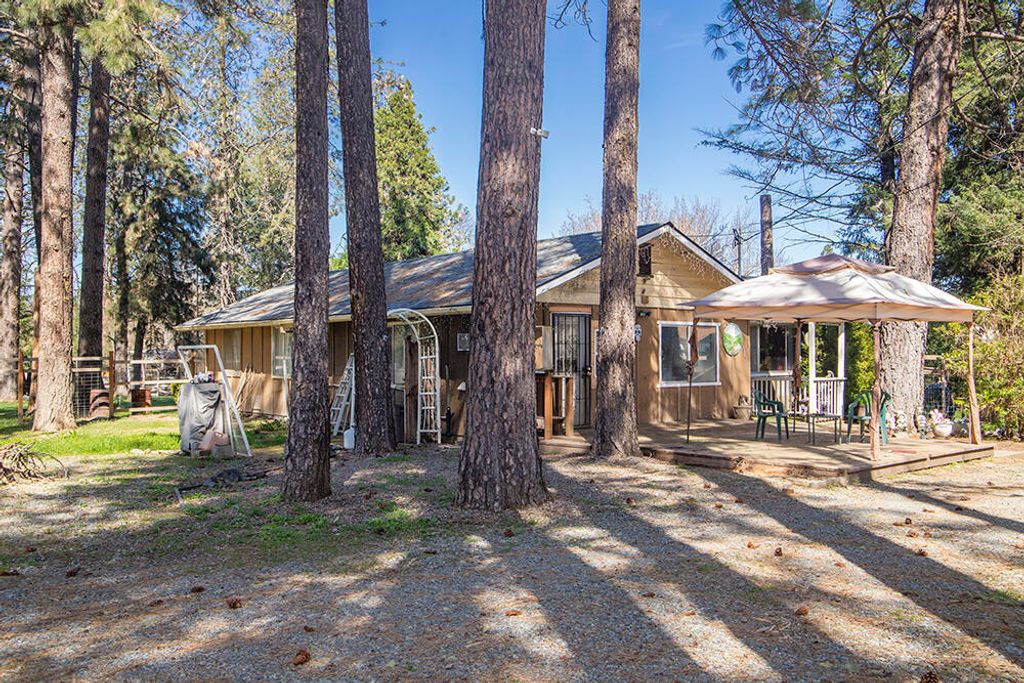 577 Galice Road, Merlin, OR 97532