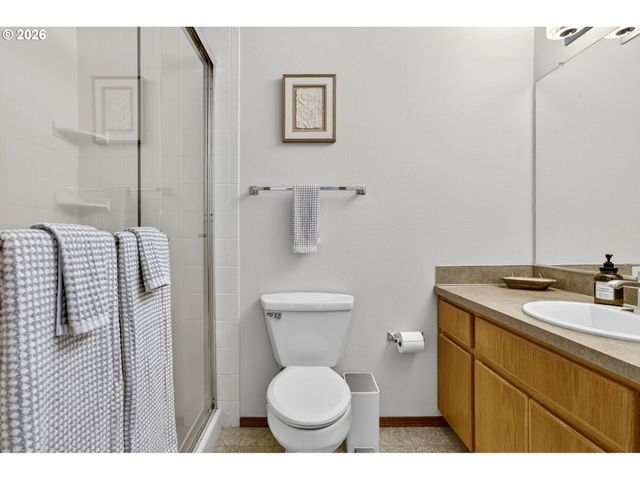 10204 Ne 83RD St, Vancouver, WA 98662