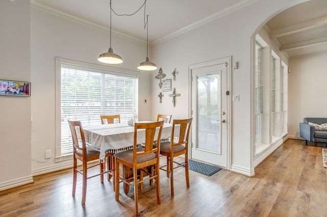 912 Thomas Crossing Drive, Fort Worth, TX 76028