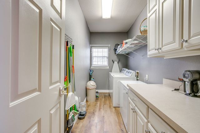 912 Thomas Crossing Drive, Fort Worth, TX 76028