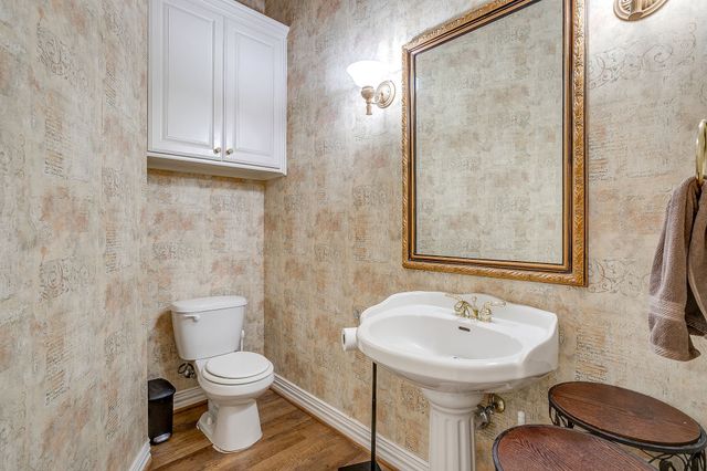 912 Thomas Crossing Drive, Fort Worth, TX 76028