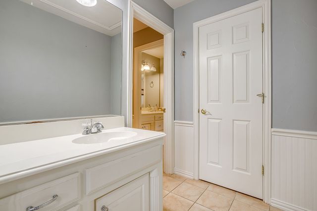 912 Thomas Crossing Drive, Fort Worth, TX 76028