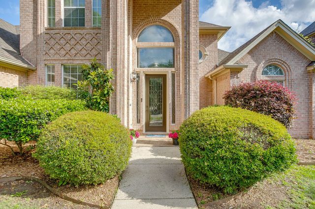 912 Thomas Crossing Drive, Fort Worth, TX 76028