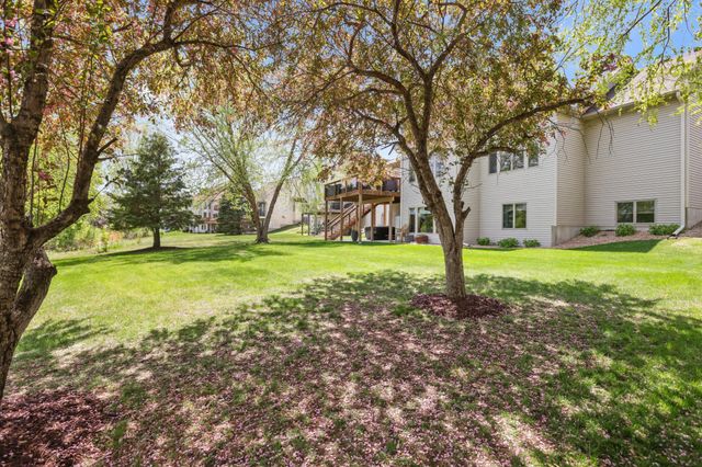 8156 9th Street Place N, Oakdale, MN 55128