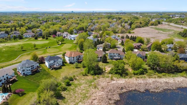 8156 9th Street Place N, Oakdale, MN 55128