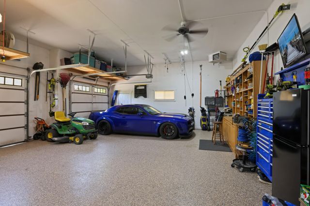8156 9th Street Place N, Oakdale, MN 55128