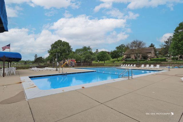 22 Jamaica Colony 8, Fox Lake, IL 60020