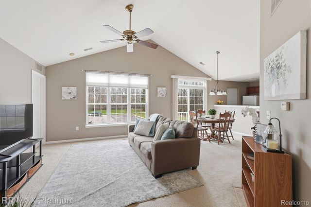 556 Olde English Circle 94, Howell Township, MI 48855