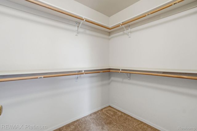 556 Olde English Circle 94, Howell Township, MI 48855