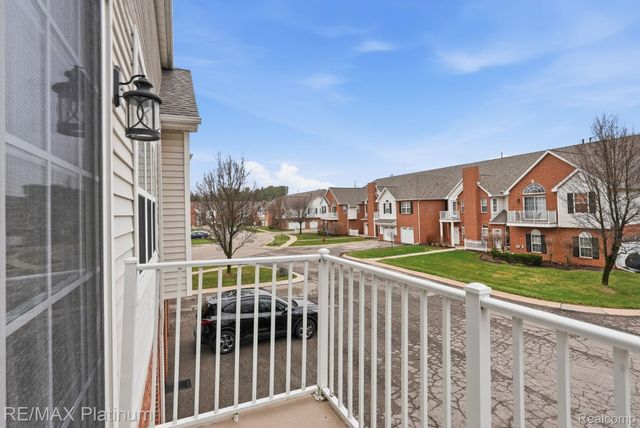 556 Olde English Circle 94, Howell Township, MI 48855