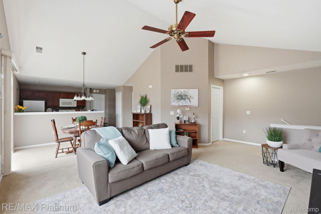556 Olde English Circle 94, Howell Township, MI 48855