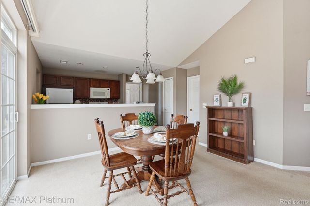 556 Olde English Circle 94, Howell Township, MI 48855