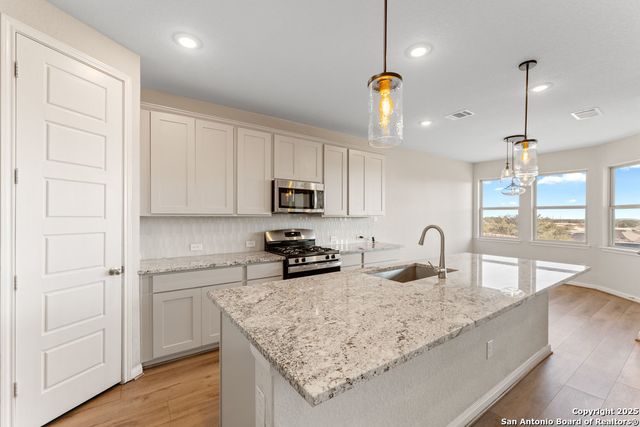 2614 Banditos Rdg, San Antonio, TX 78245