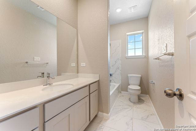 2614 Banditos Rdg, San Antonio, TX 78245